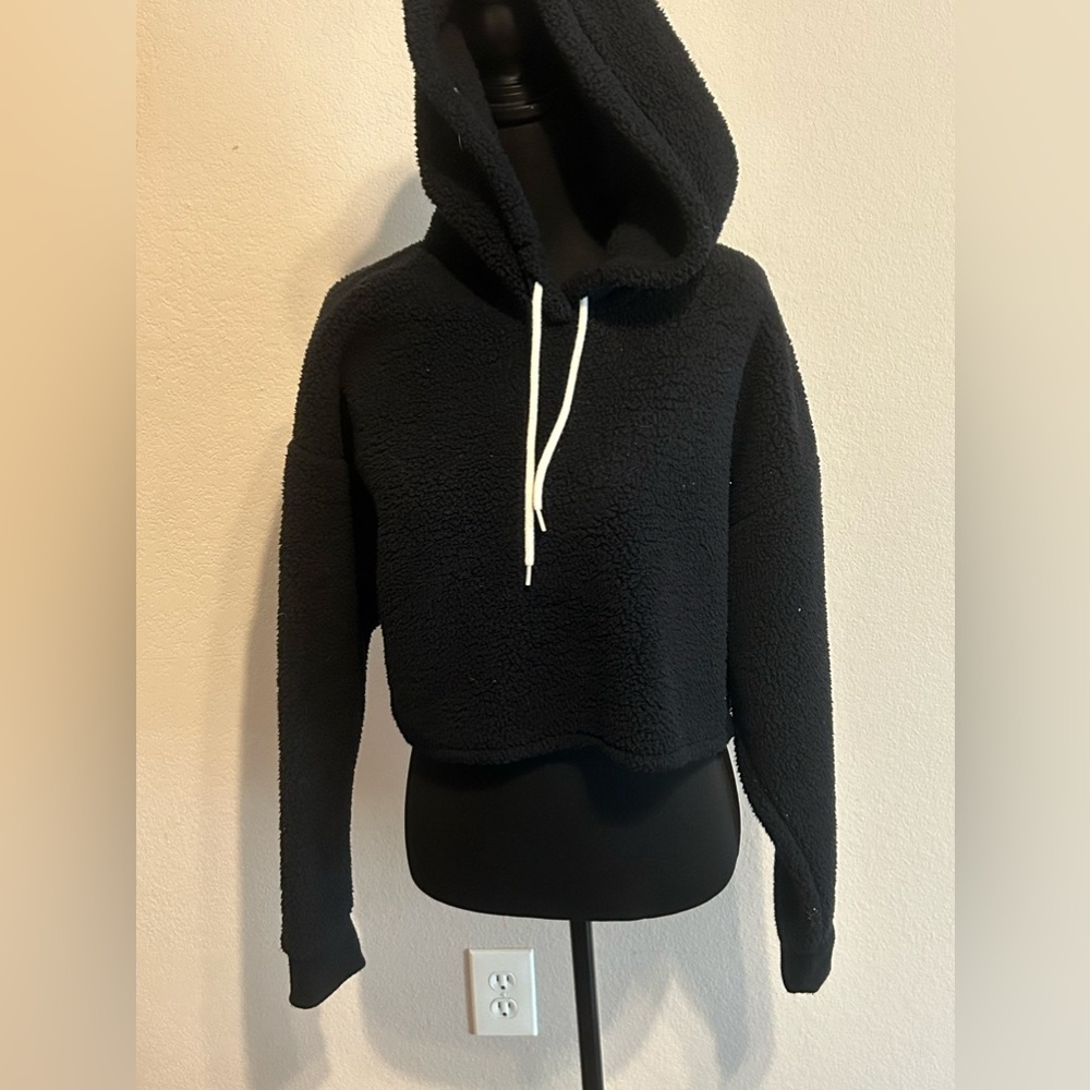 Women’s crop hoodie